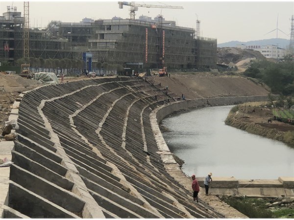 《湖北省建设项目施工现场从业人员配备管理办法（试行）》鄂建文〔2022〕12号